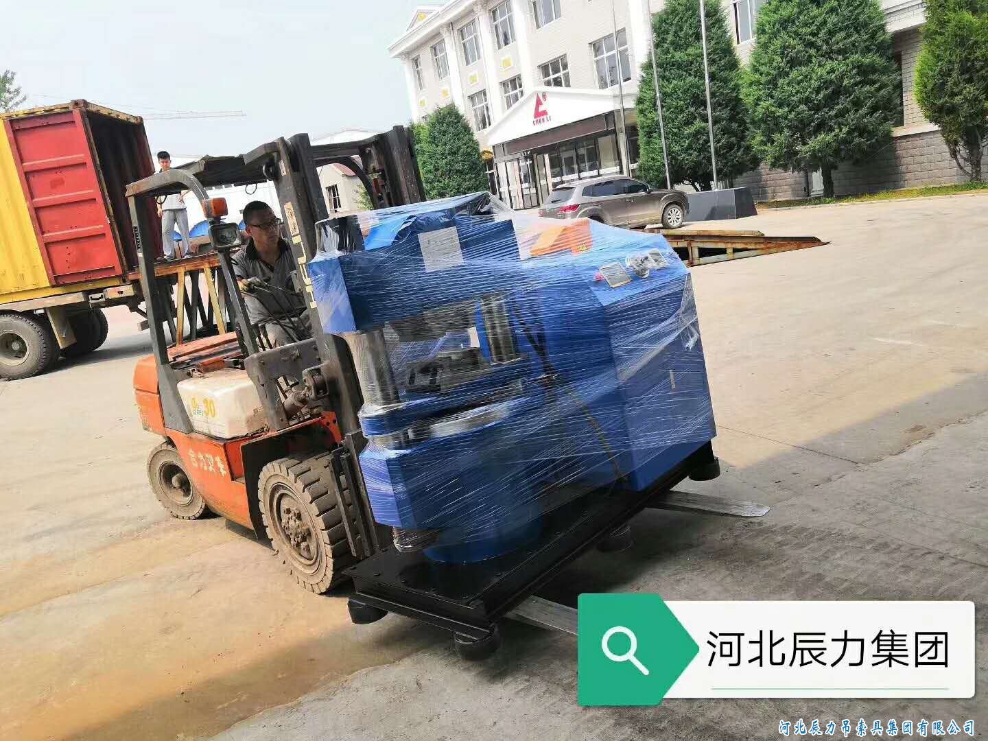 鋼絲繩纏放繩機器，鋼絲繩索具壓制機器，集體裝柜發(fā)貨